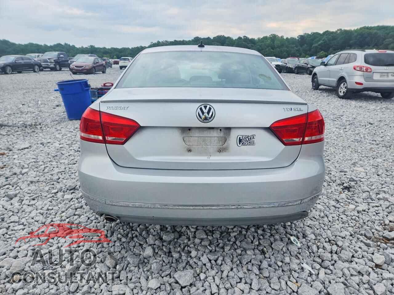 VOLKSWAGEN PASSAT 2013 - 1VWCN7A32DC083349