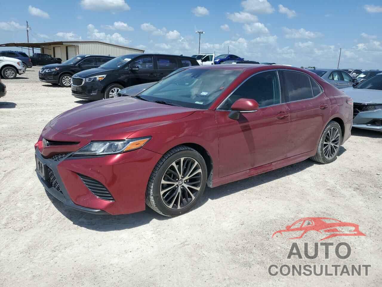 TOYOTA CAMRY 2018 - 4T1B11HK2JU629136