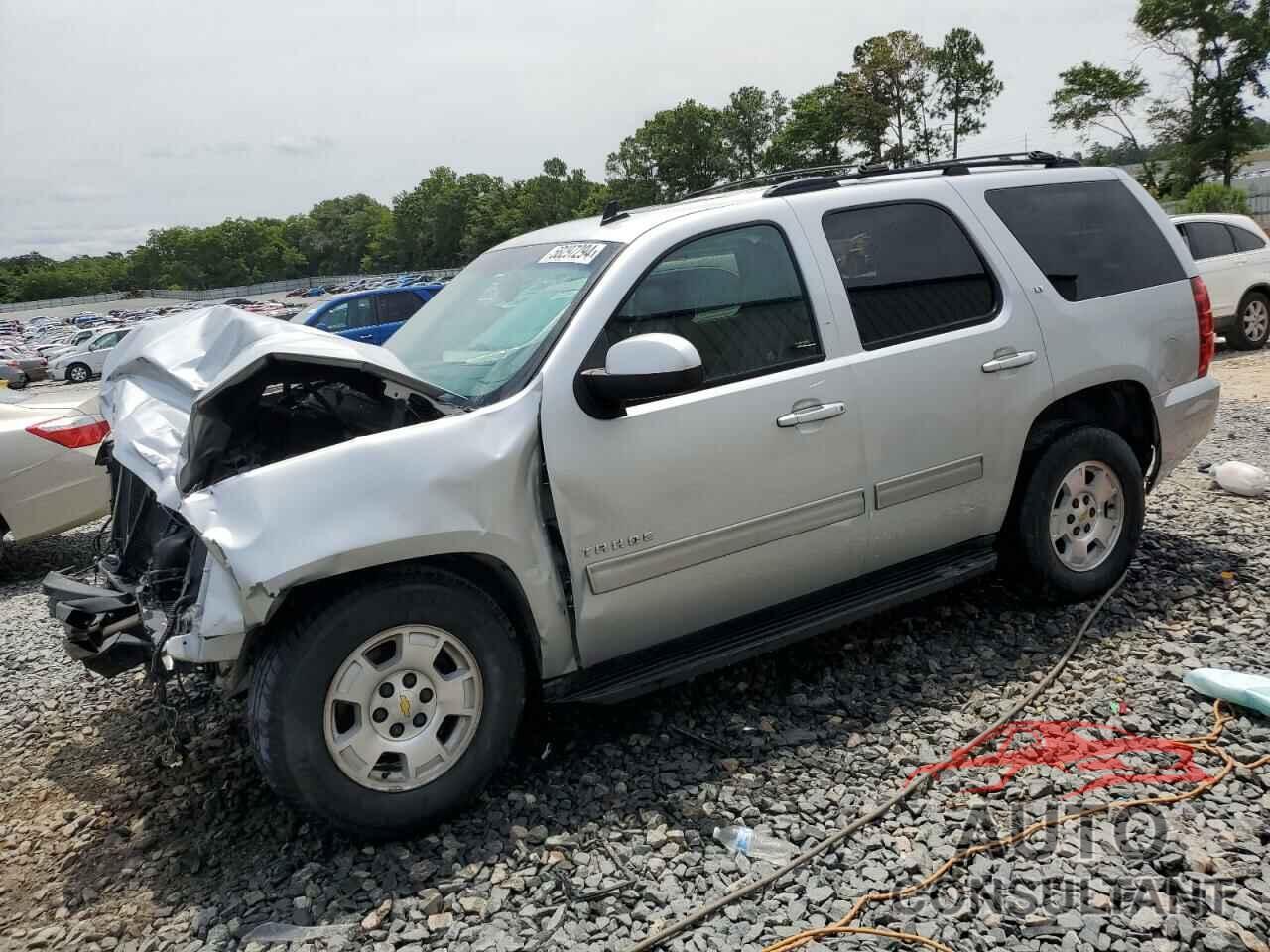 CHEVROLET TAHOE 2013 - 1GNSCBE04DR318703