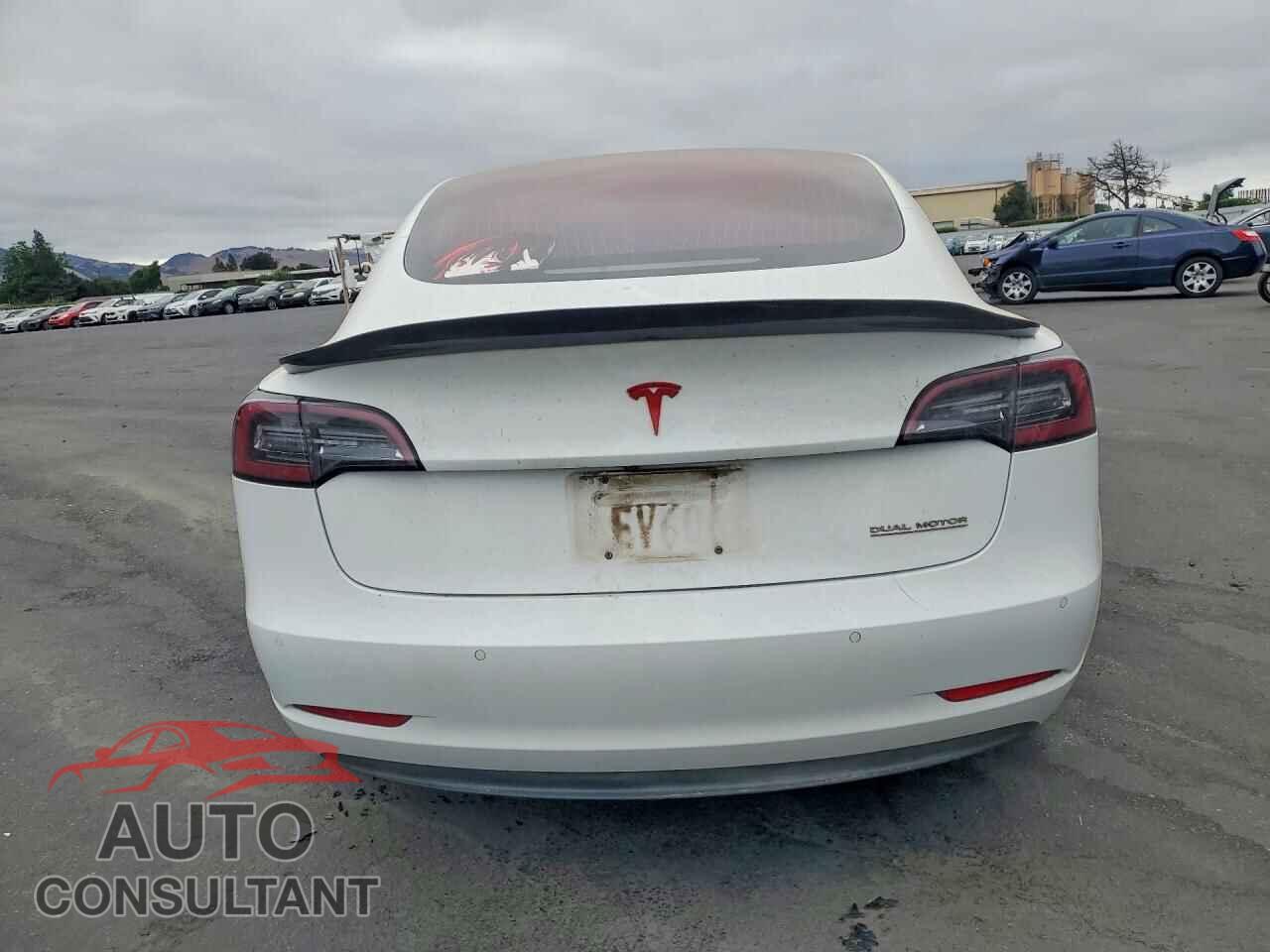 TESLA MODEL 3 2018 - 5YJ3E1EB0JF106594
