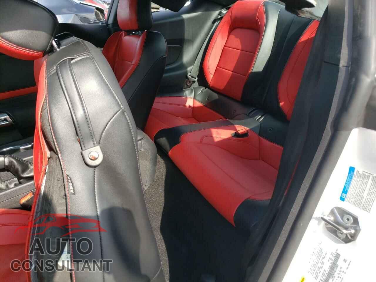 FORD MUSTANG 2019 - 1FA6P8CF4K5132002
