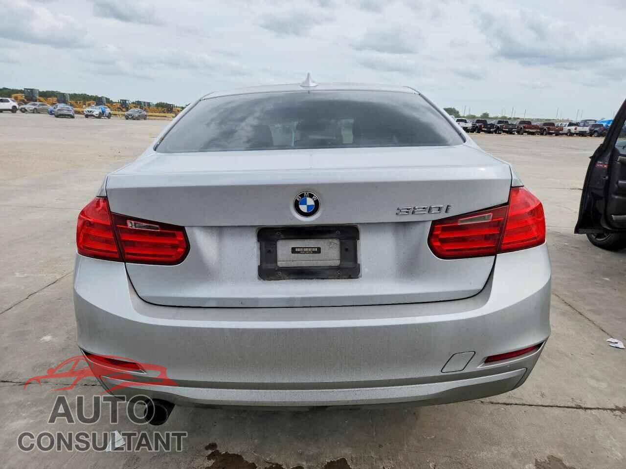 BMW 3 SERIES 2013 - WBA3B1C58DF461841
