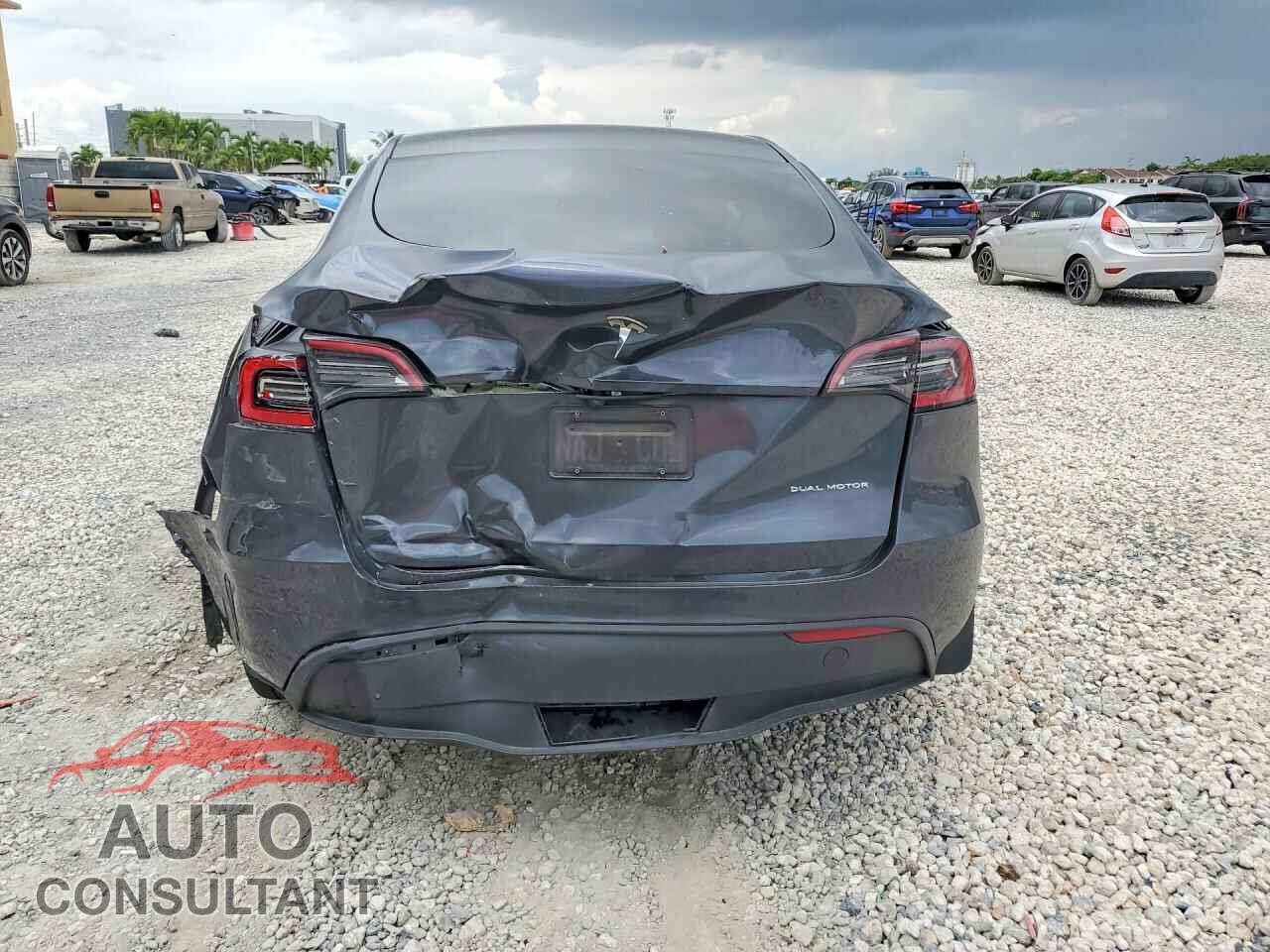 TESLA MODEL Y 2024 - 7SAYGDEE7RA222575
