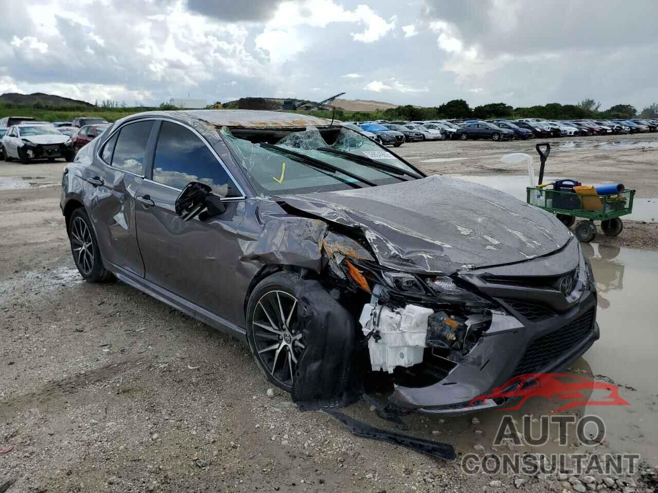 TOYOTA CAMRY 2022 - 4T1G11AK5NU650522