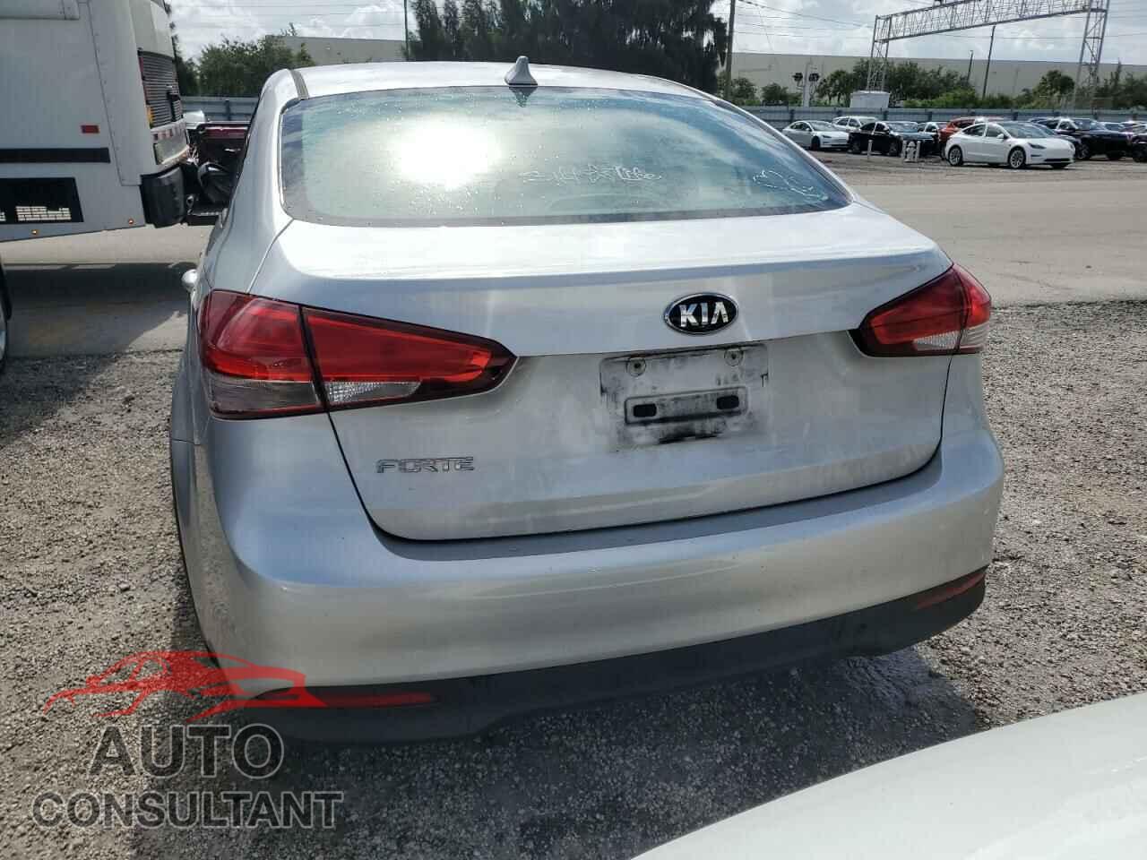KIA FORTE 2017 - 3KPFK4A76HE123862