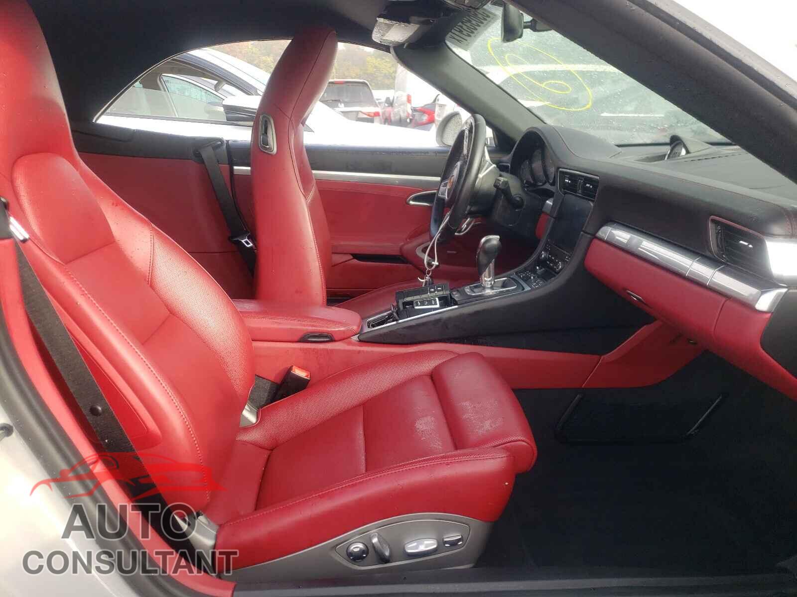 PORSCHE 911 2019 - WP0CD2A99KS144079
