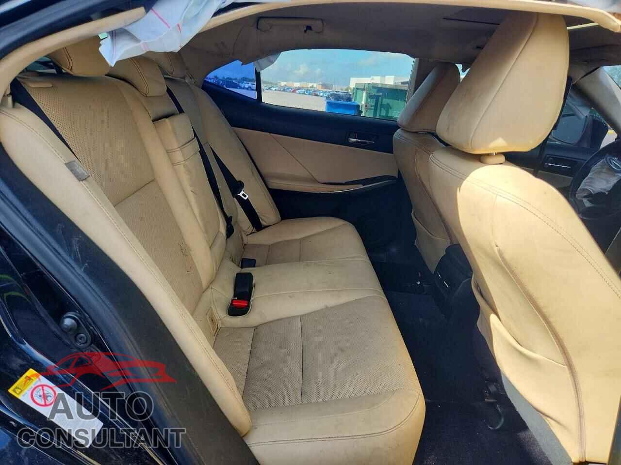 LEXUS IS 2014 - JTHBF1D29E5018708