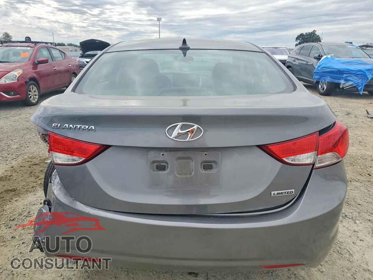 HYUNDAI ELANTRA 2013 - 5NPDH4AE7DH242594