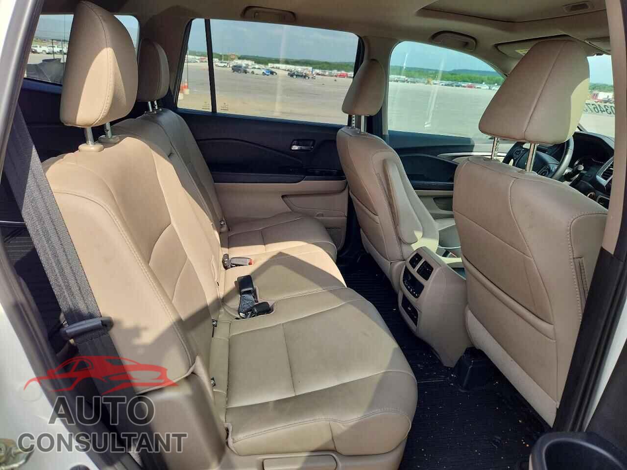 HONDA PILOT 2017 - 5FNYF5H7XHB031804