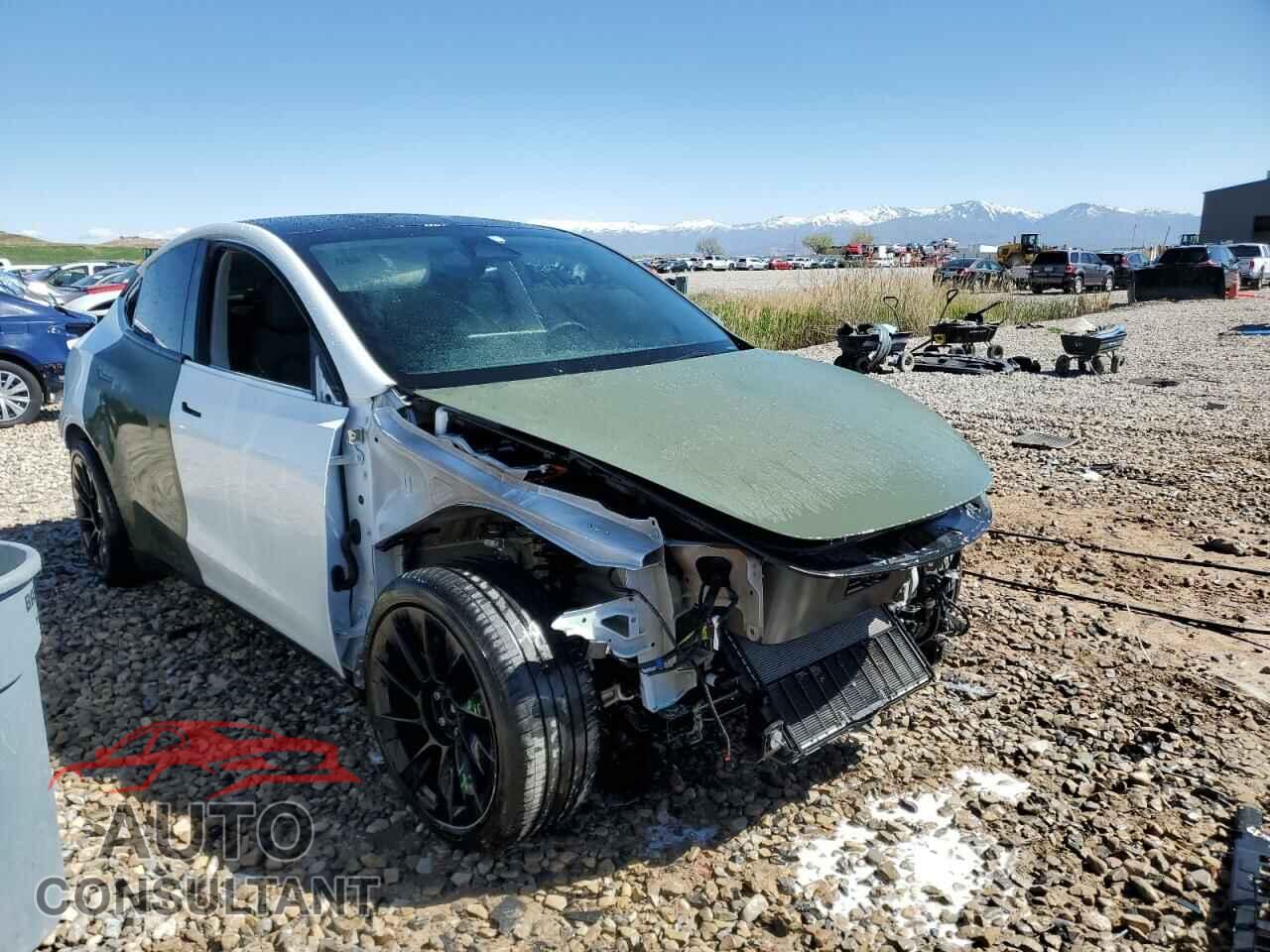 TESLA MODEL Y 2023 - 7SAYGAEE4PF857820