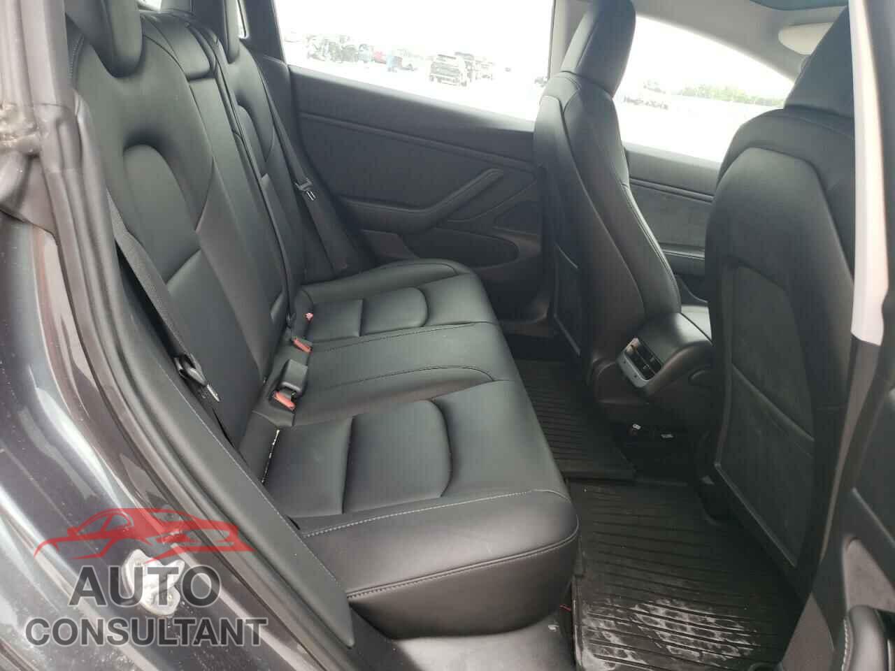 TESLA MODEL 3 2019 - 5YJ3E1EA8KF300864