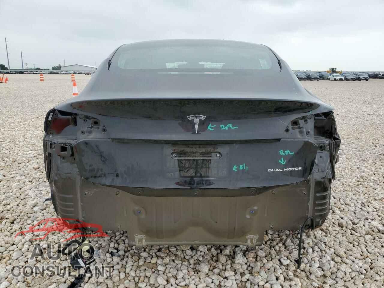 TESLA MODEL 3 2019 - 5YJ3E1EB2KF385516