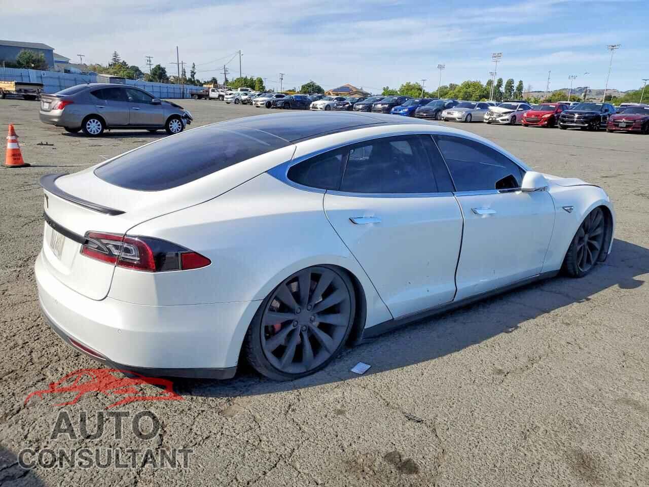 TESLA MODEL S 2014 - 5YJSA1S14EFP42525