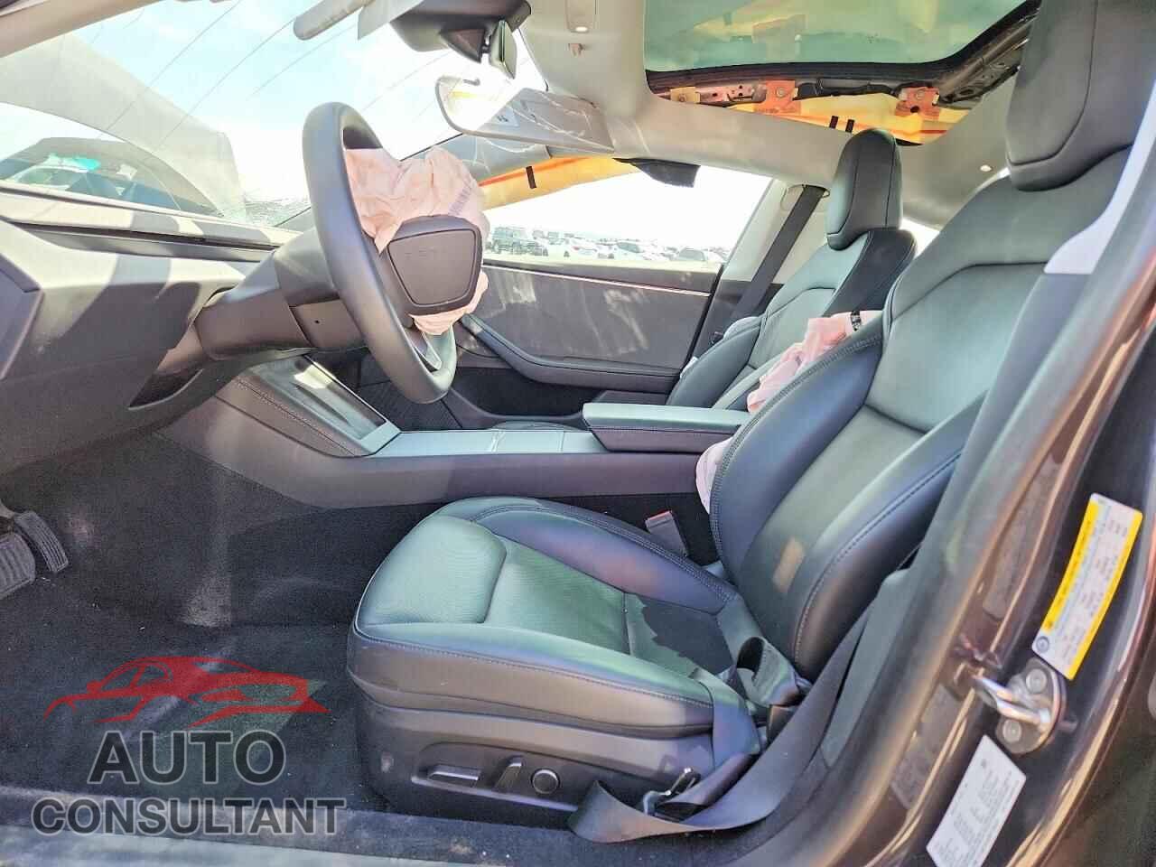 TESLA MODEL 3 2024 - 5YJ3E1EA8RF738424
