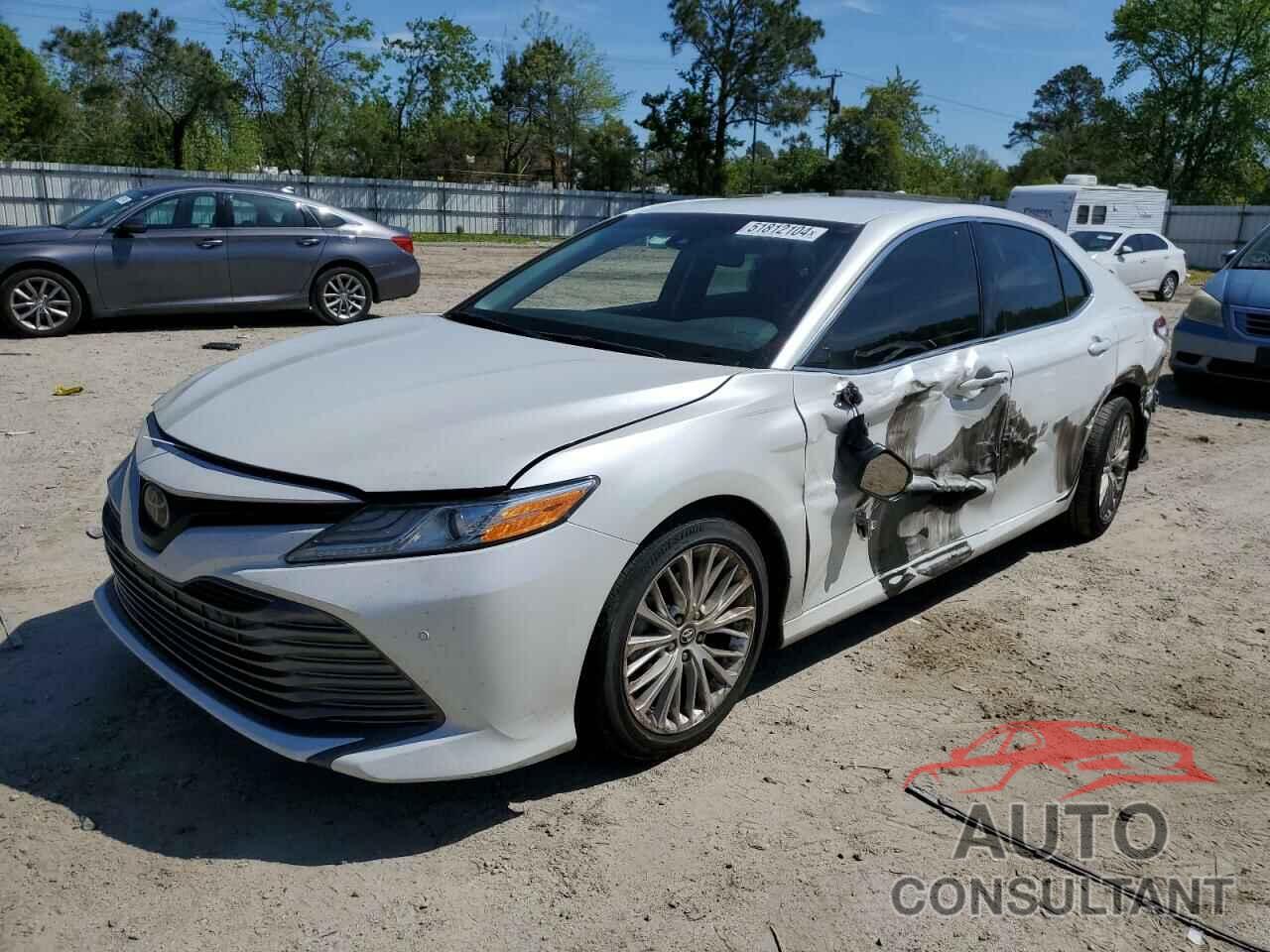 TOYOTA CAMRY 2018 - 4T1B11HK7JU653125
