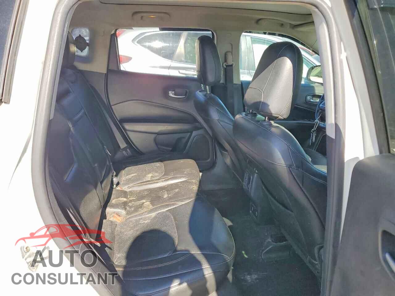 JEEP COMPASS 2018 - 3C4NJDCB2JT163308