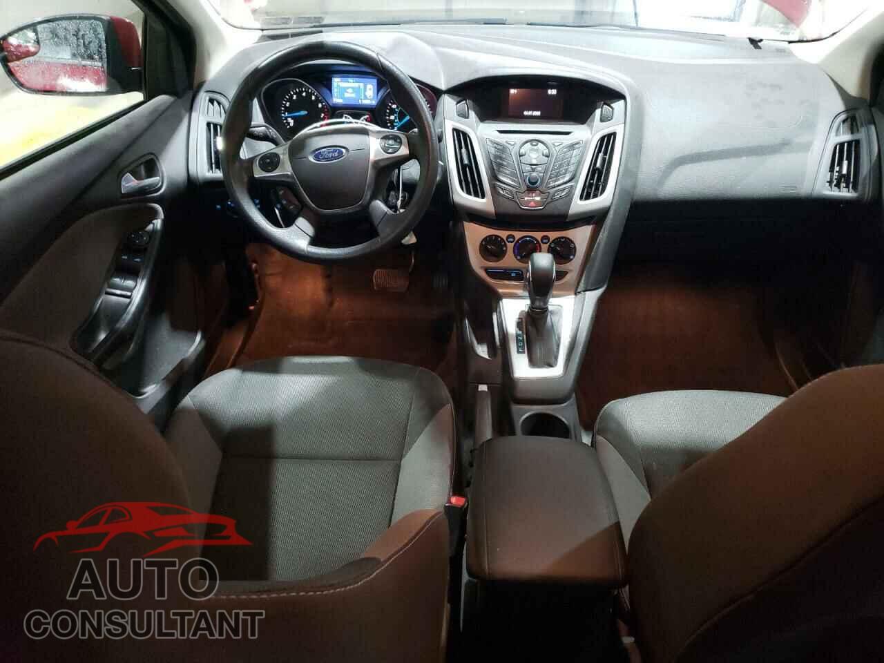 FORD FOCUS 2014 - 1FADP3F26EL261975