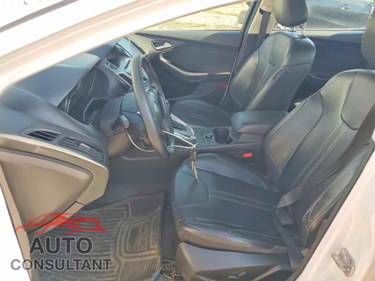FORD FOCUS 2012 - 1FAHP3H23CL229559