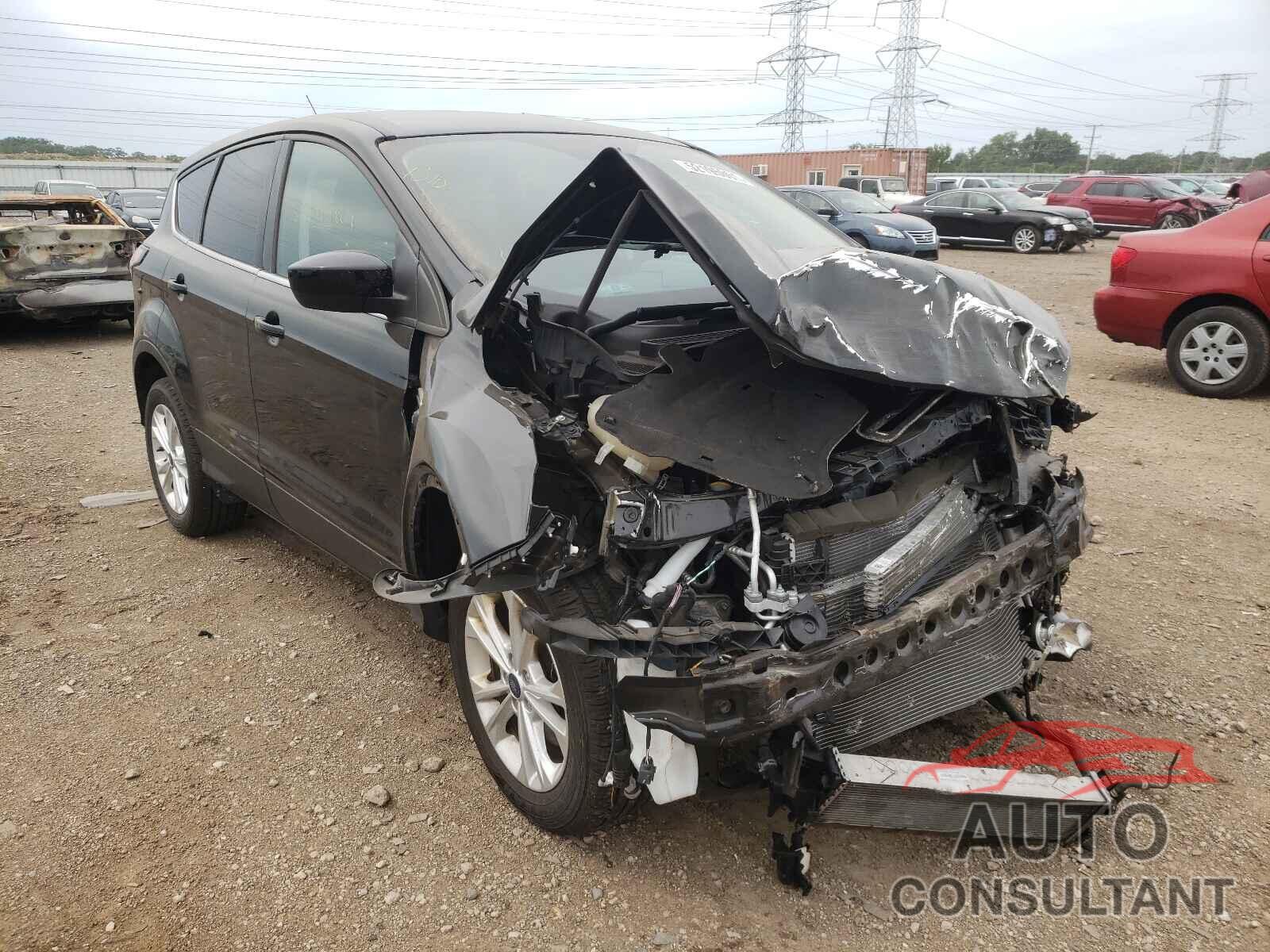 FORD ESCAPE 2017 - 1FMCU9GD8HUE96177