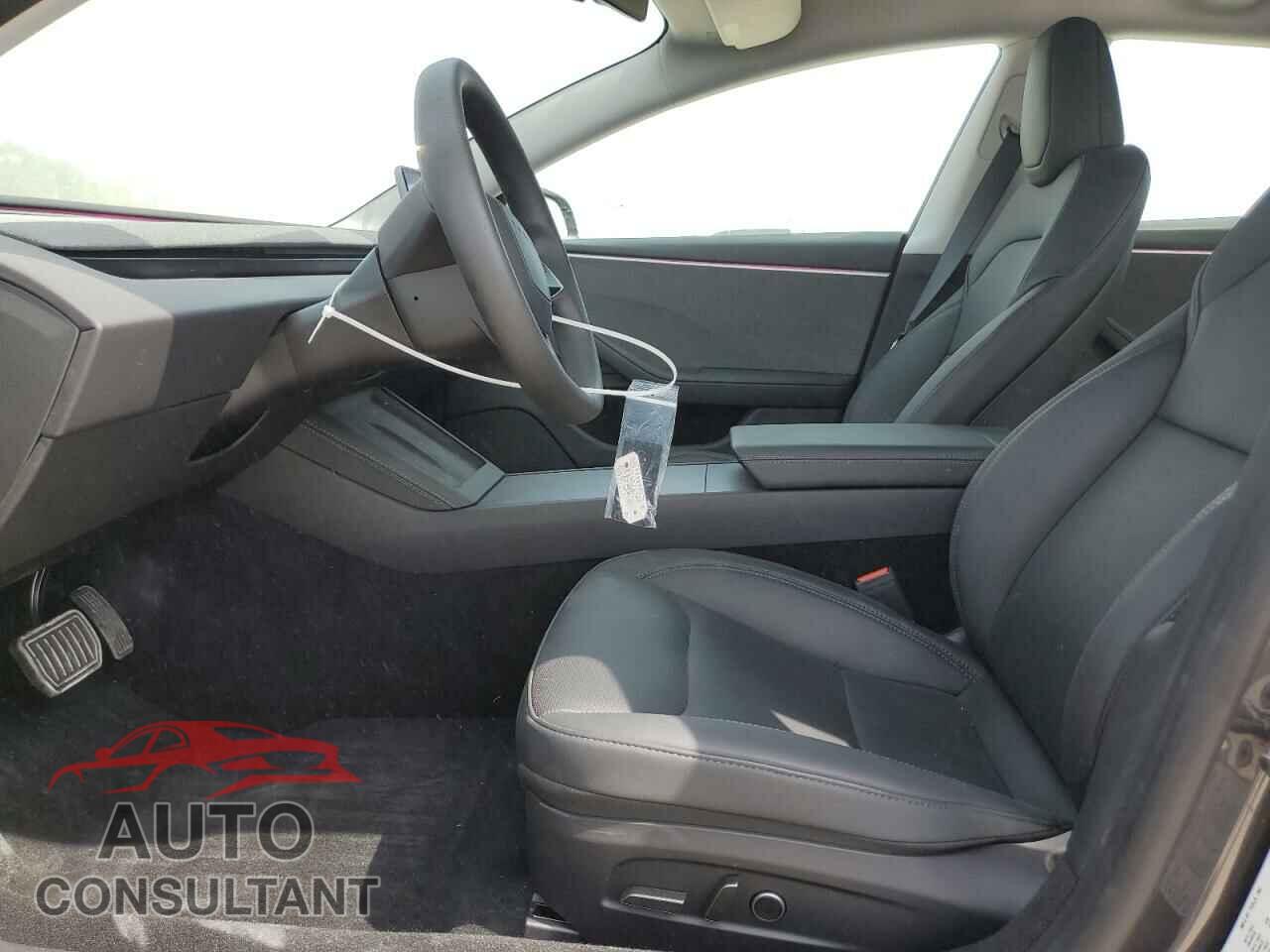 TESLA MODEL 3 2024 - 5YJ3E1EA8RF825594