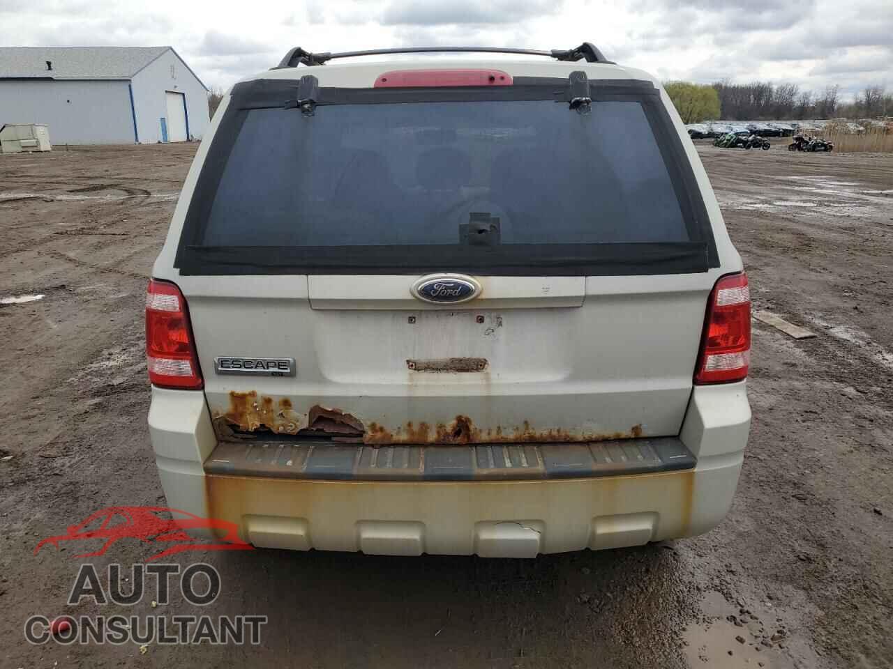 FORD ESCAPE 2009 - 1FMCU03779KA93204