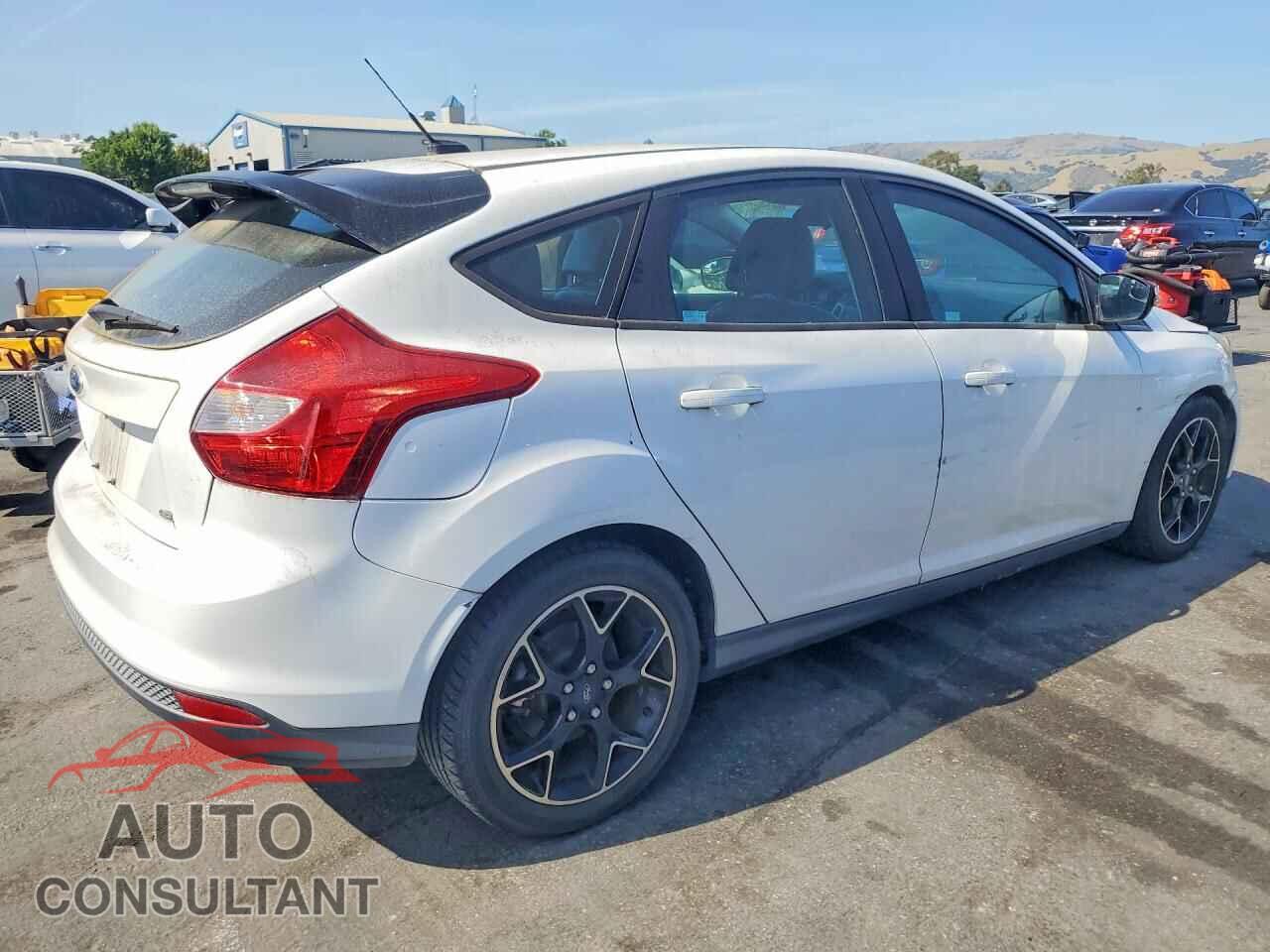 FORD FOCUS 2014 - 1FADP3K22EL454260