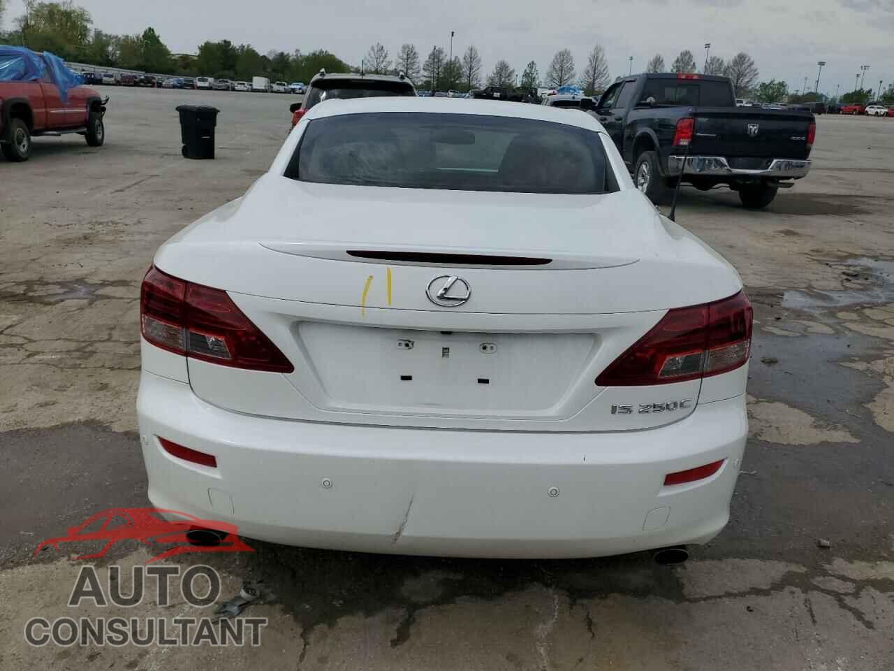LEXUS IS 2012 - JTHFF2C23C2524901