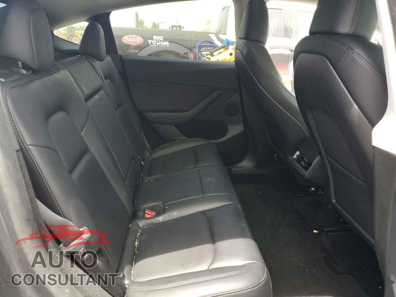 TESLA MODEL Y 2023 - 7SAYGDED6PF950198