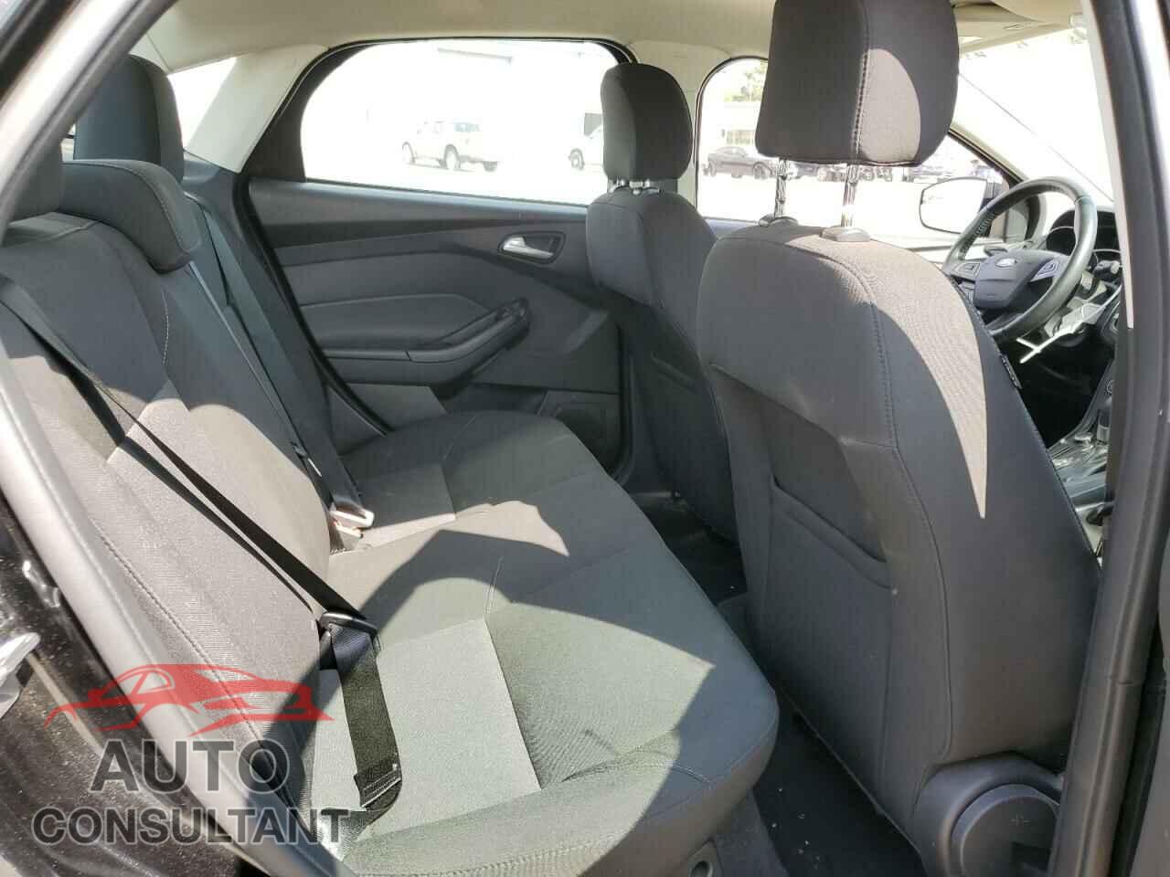 FORD FOCUS 2015 - 1FADP3F28FL381925