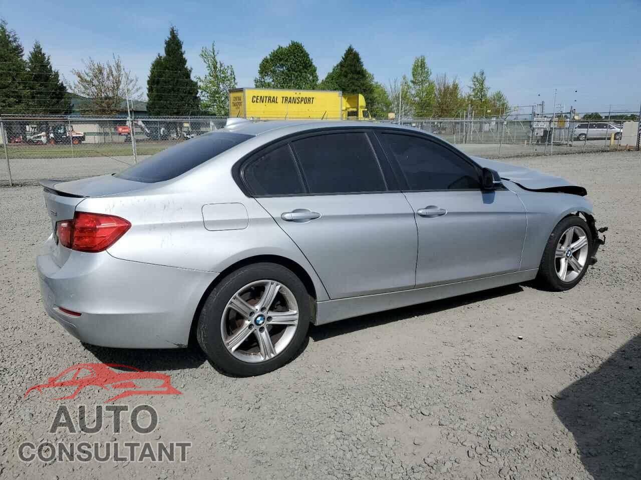 BMW 3 SERIES 2015 - WBA3C1C55FK123739