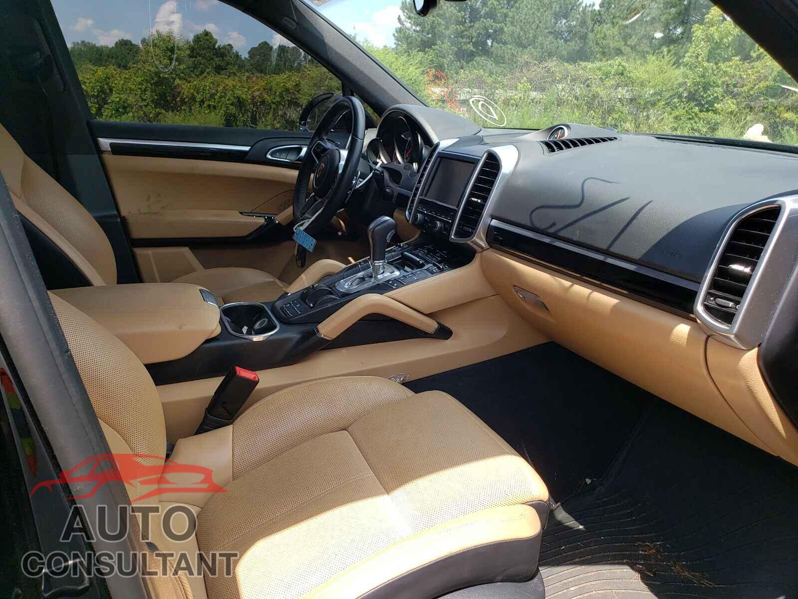 PORSCHE CAYENNE 2016 - WP1AA2A27GKA10986