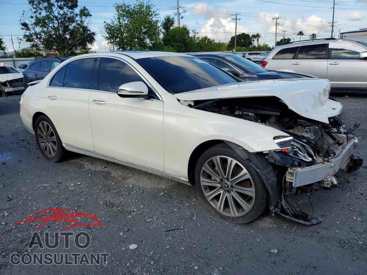 MERCEDES-BENZ E-CLASS 2018 - WDDZF4JB0JA381377