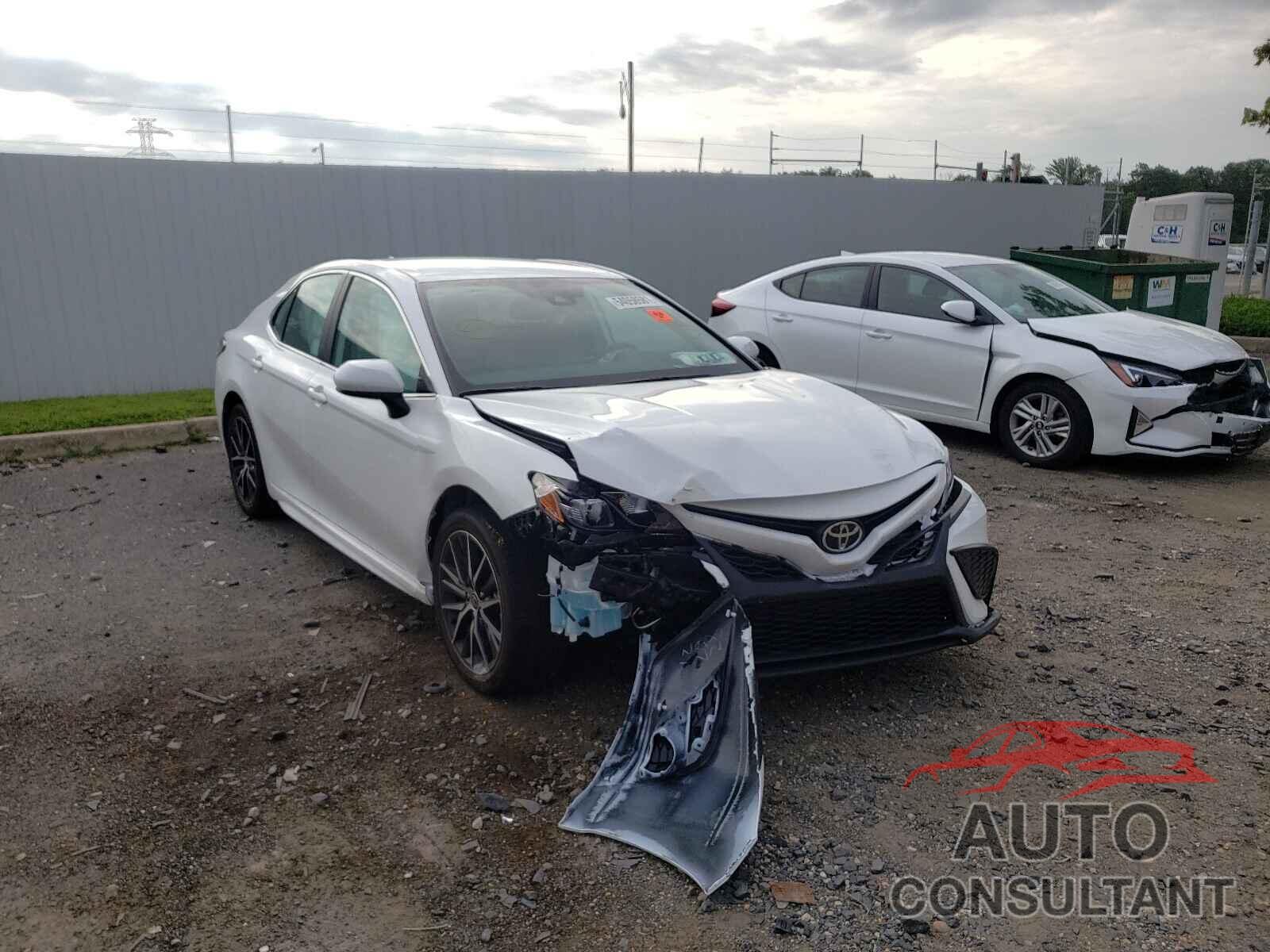 TOYOTA CAMRY 2021 - 4T1G11AK1MU601543