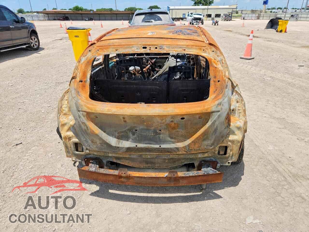 FORD FOCUS 5D S 2014 - 1FADT3K26EL400685