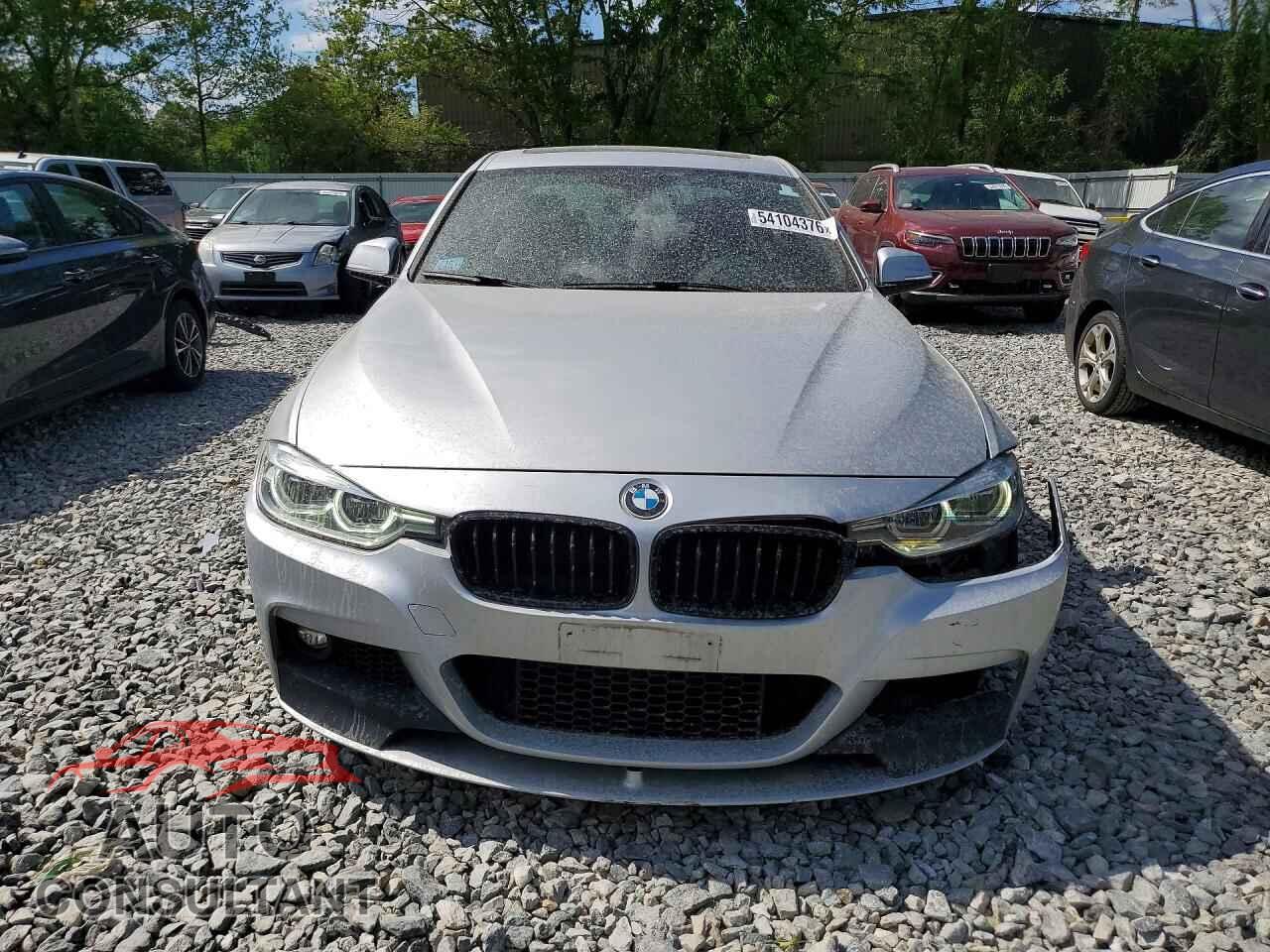 BMW 3 SERIES 2018 - WBA8B7G52JNU95455