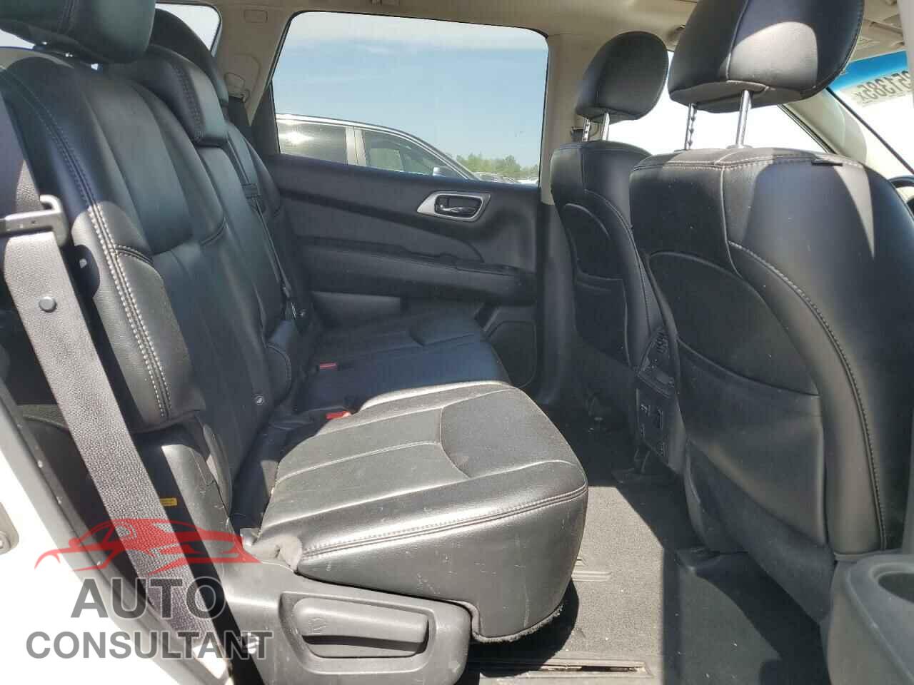 NISSAN PATHFINDER 2017 - 5N1DR2MM5HC678457