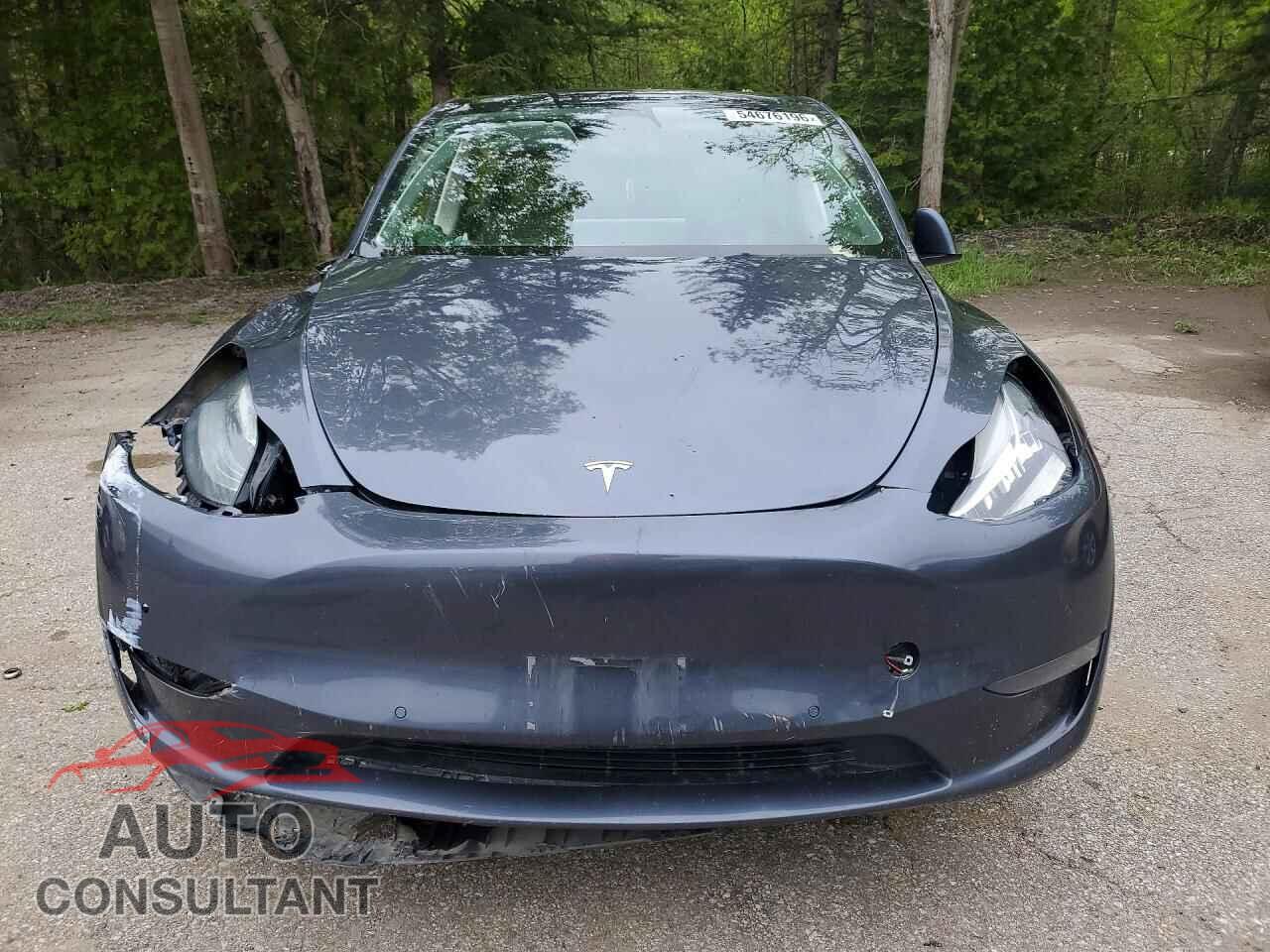 TESLA MODEL Y 2021 - 5YJYGAEE6MF131577