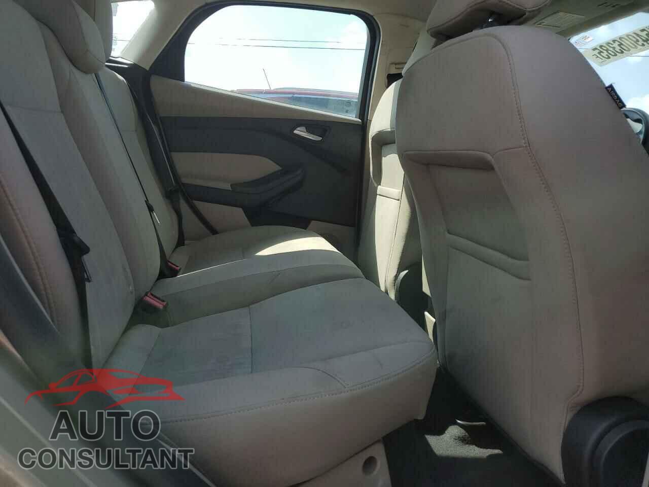 FORD FOCUS 2015 - 1FADP3K29FL365528