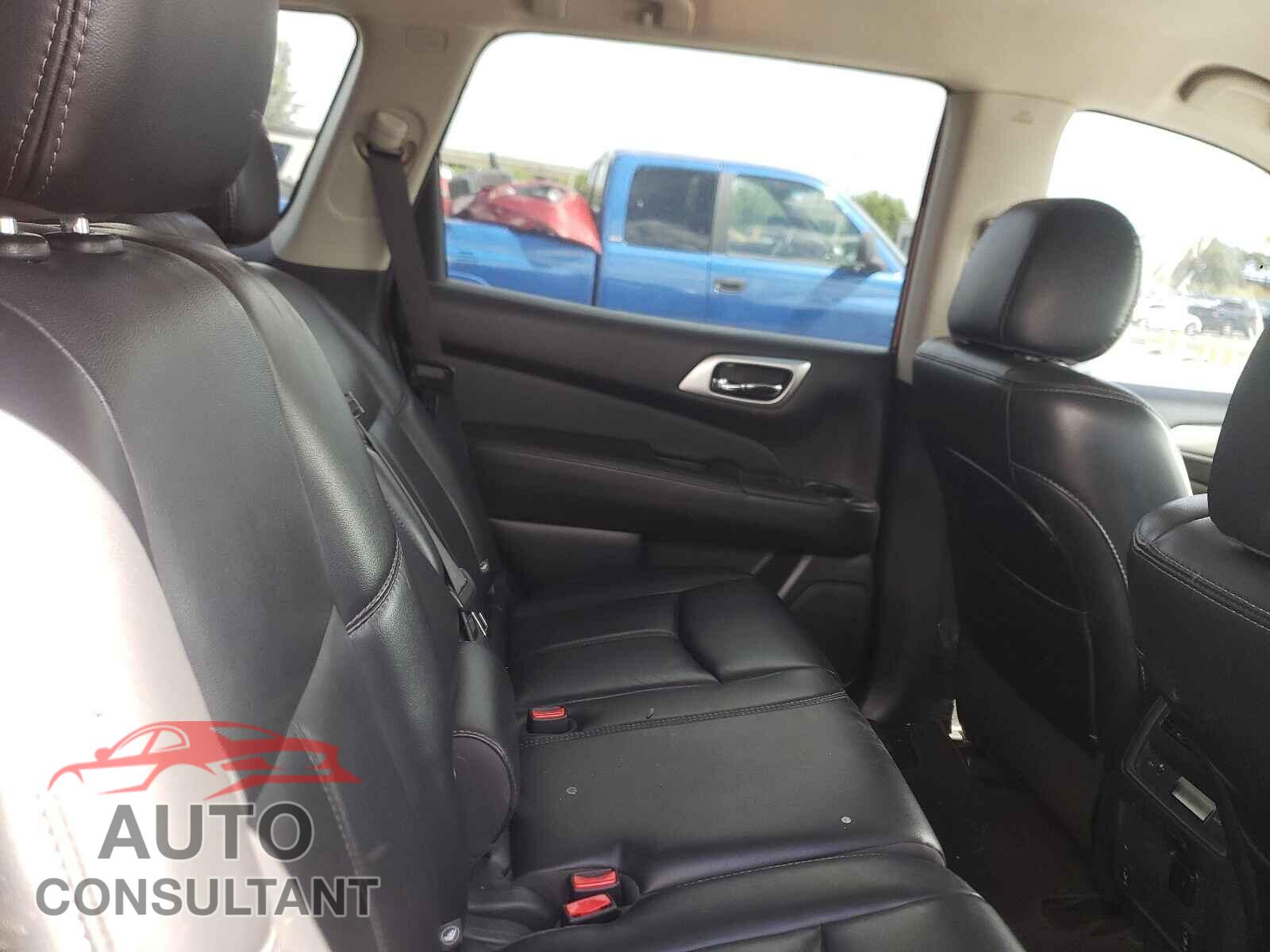 NISSAN PATHFINDER 2017 - 5N1DR2MN5HC639327