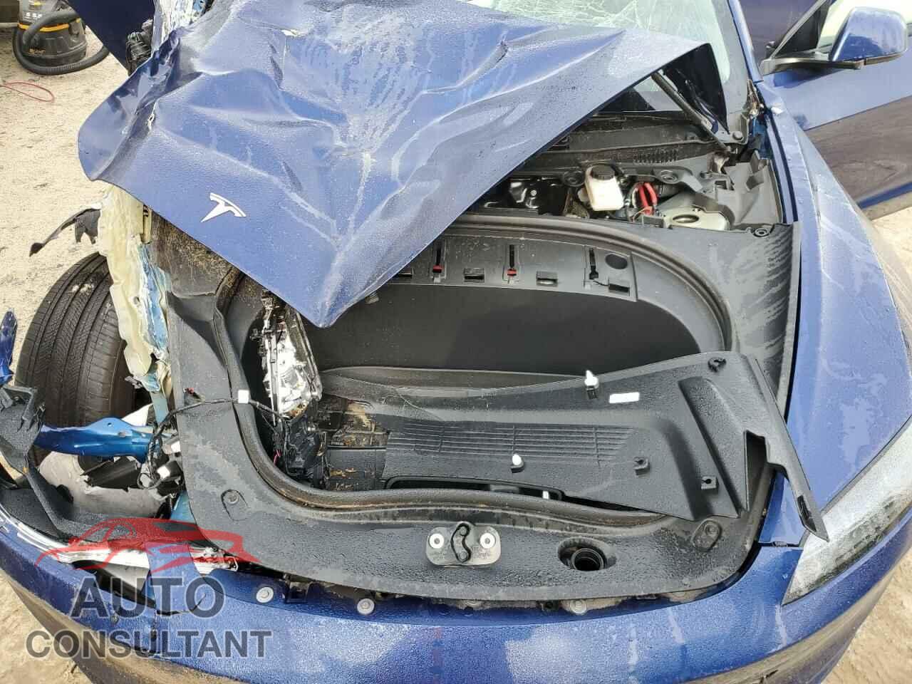 TESLA MODEL 3 2024 - 5YJ3E1EBXRF769327