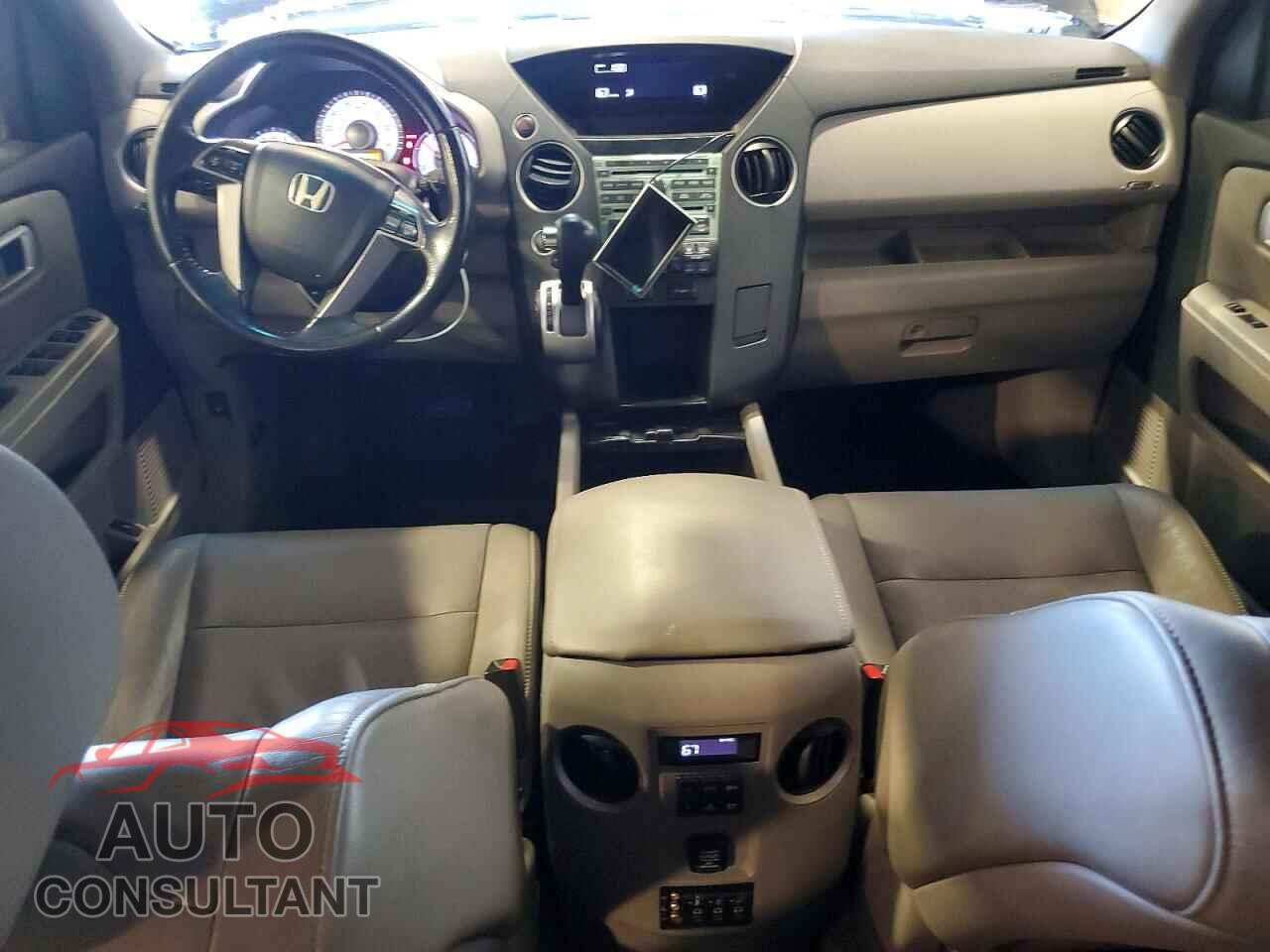 HONDA PILOT 2011 - 5FNYF4H67BB013091