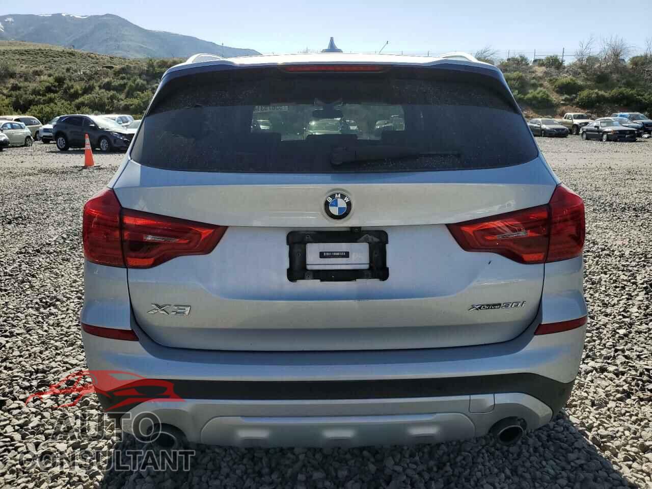 BMW X3 2018 - 5UXTR9C56JLD74158