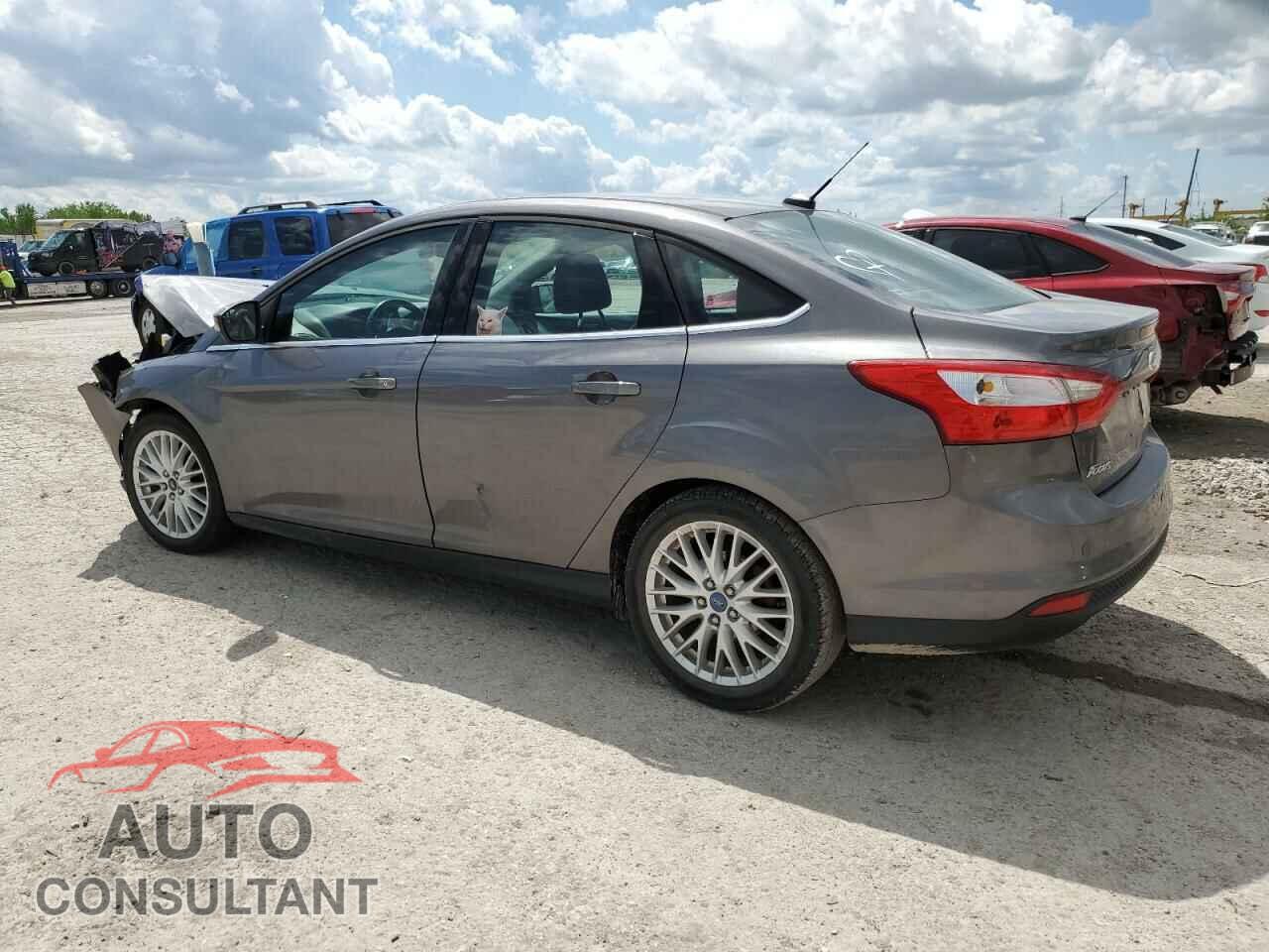 FORD FOCUS 2012 - 1FAHP3H28CL190726