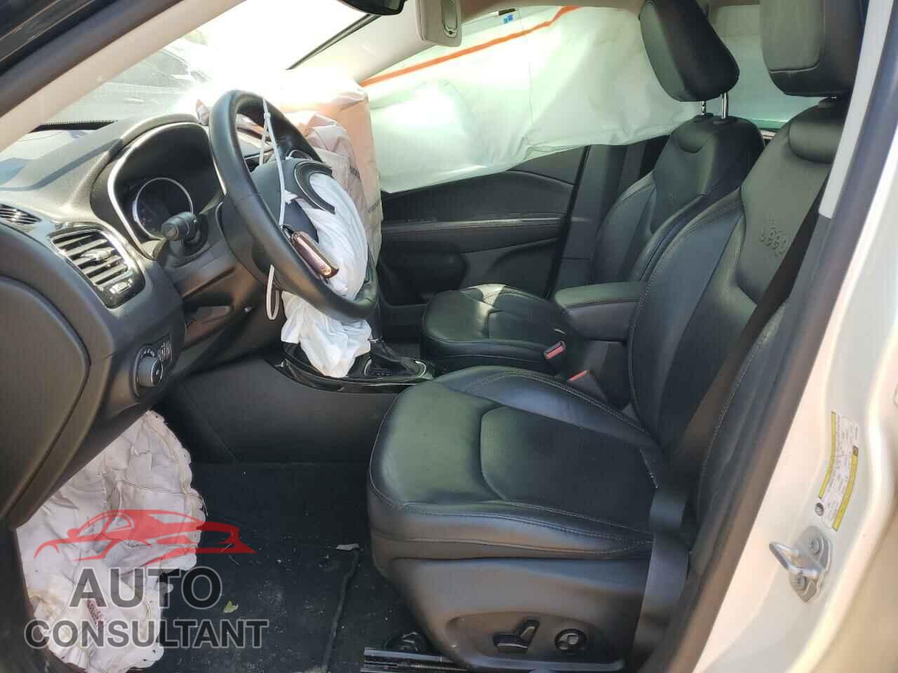 JEEP COMPASS 2018 - 3C4NJDCB2JT314857