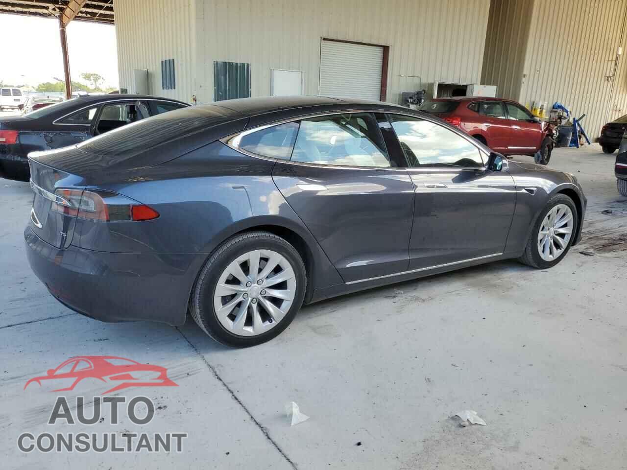 TESLA MODEL S 2017 - 5YJSA1E10HF211273