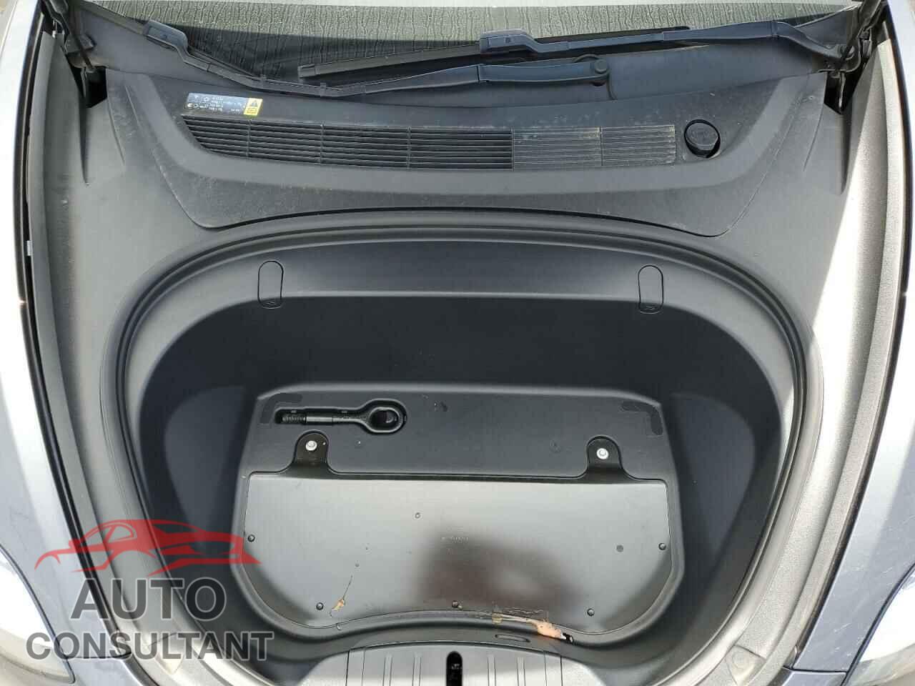 TESLA MODEL 3 2018 - 5YJ3E1EA5JF049378