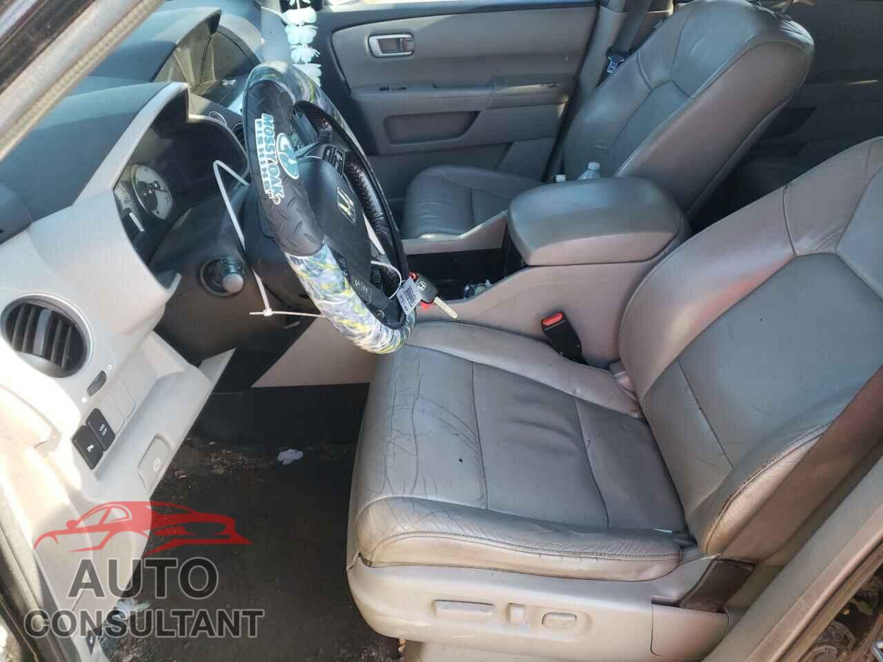 HONDA PILOT 2011 - 5FNYF3H94BB042780