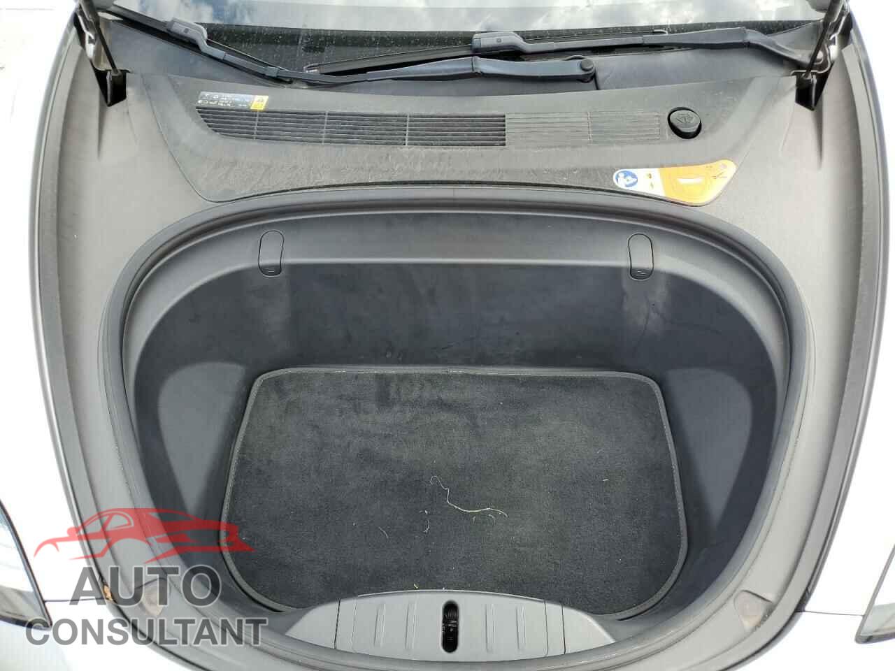 TESLA MODEL 3 2018 - 5YJ3E1EA9JF017923