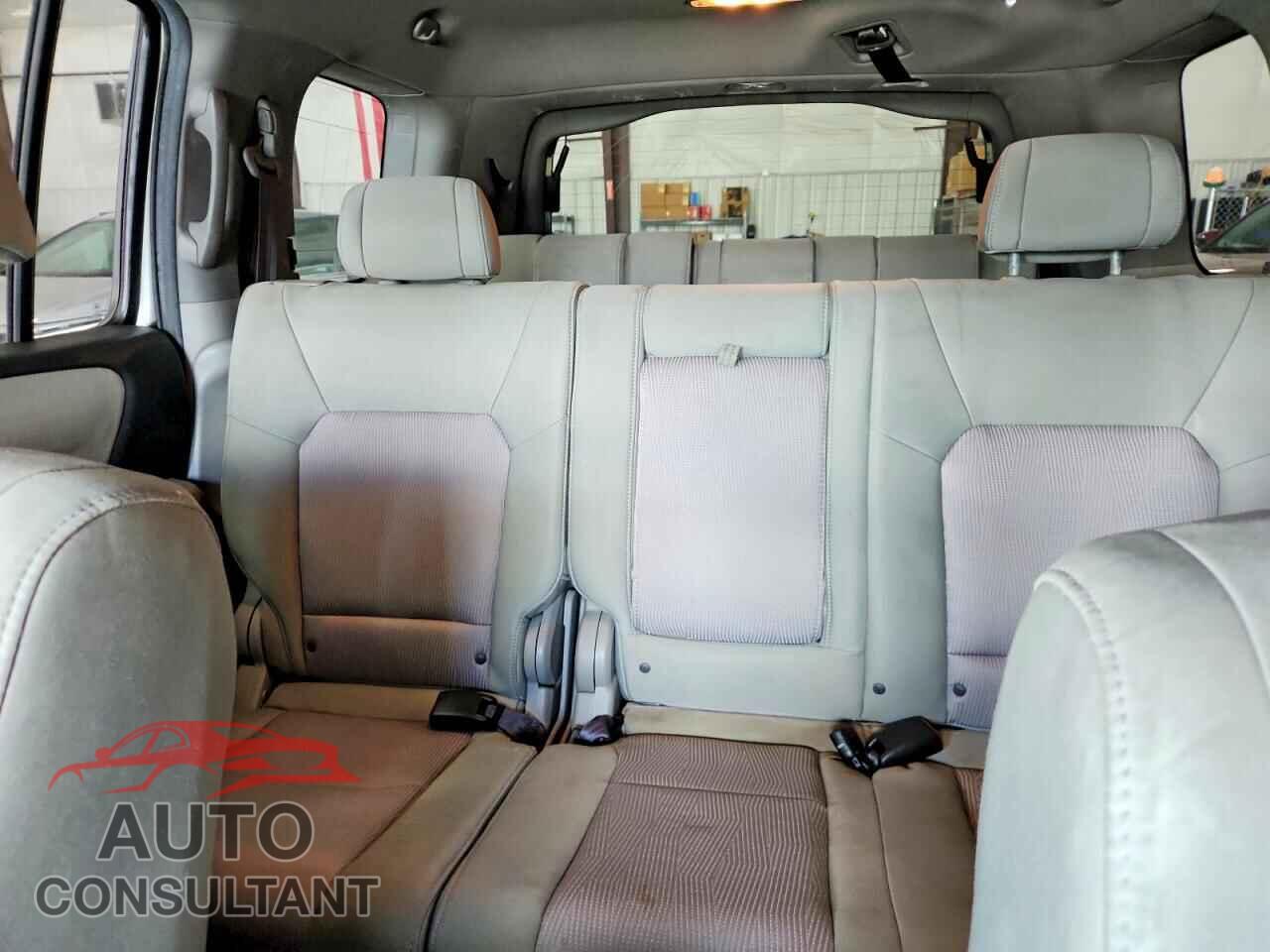 HONDA PILOT 2011 - 5FNYF4H49BB082802