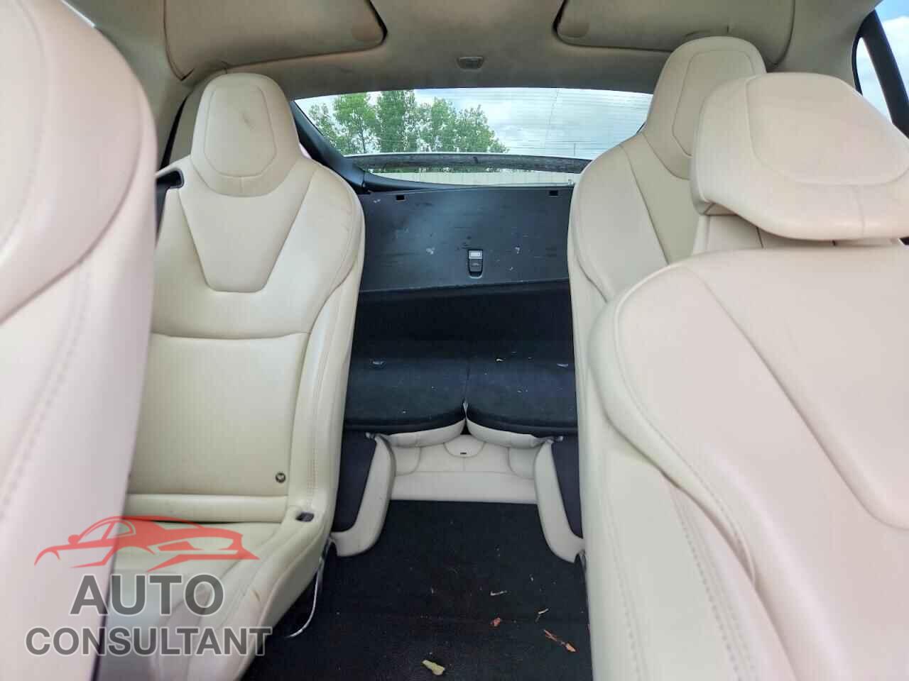 TESLA MODEL X 2017 - 5YJXCBE20HF077010